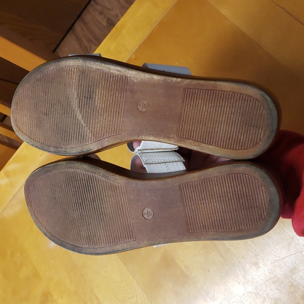 Sandals - Picture 6 of 6